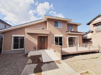 【外観】 | 土地９０坪以上、建物総床面積３８坪以上のゆとりある物件です。