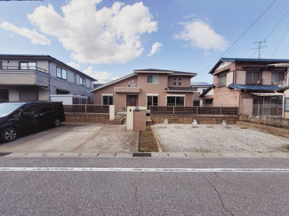 【前面道路含む現地写真】 | 道路幅6ｍで駐車もラクラク。交通量も少ない環境です