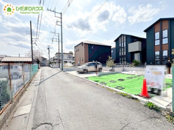 東松山市美土里町　未入居住宅　タマタウン　02の前面道路含む現地写真