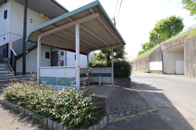 グリーンエクセル小森野Aの駐車場|駐車場、駐輪場もあり♪