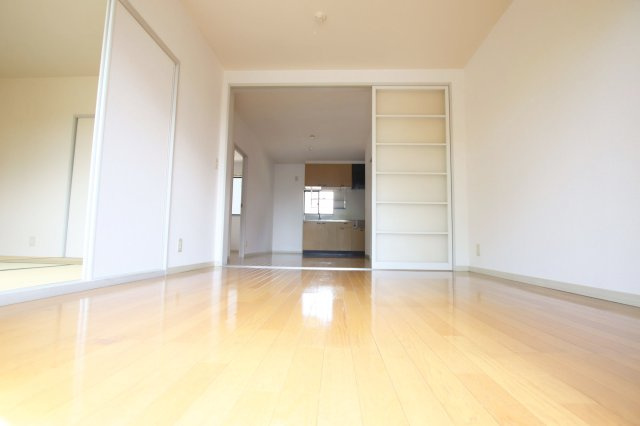 グリーンエクセル小森野Aの居間・リビング|広いリビング★