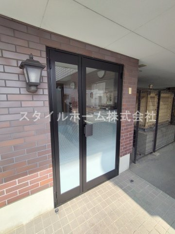 ユトリロ柱九番町２のエントランス