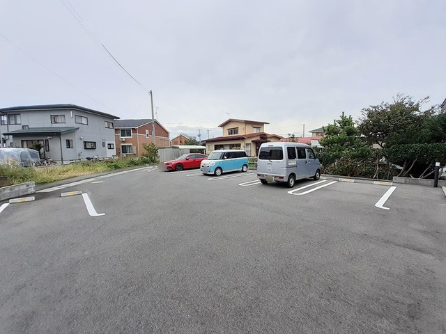 シュトラーセ千歳の駐車場|駐車場