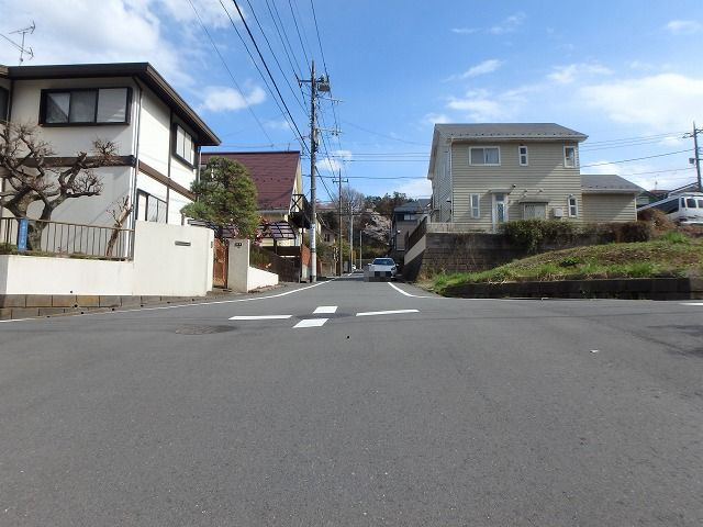 【前面道路含む現地写真】 | 北野駅　絹ヶ丘　２区画