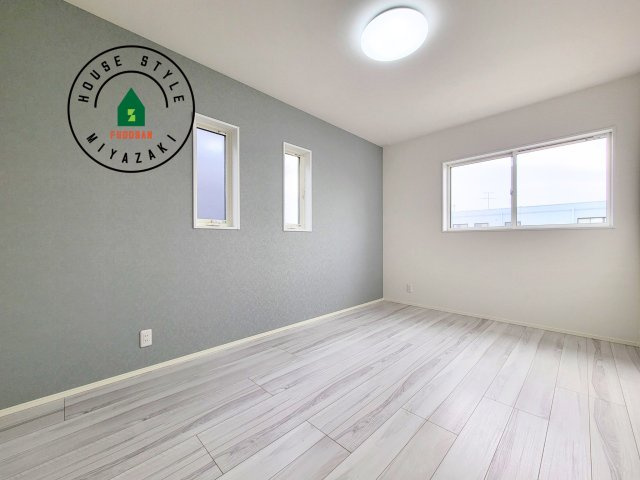 パティオニュータウン月見ヶ丘（13号棟）の洋室|採光良好な洋室は全居室、複層ガラスの遮熱効果と断熱効果で、一年中快適に過ごせます。