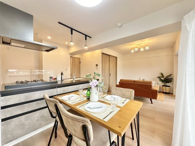 桂グリーンマンション　3階の居間・リビング