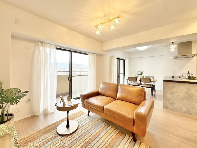 桂グリーンマンション　3階の居間・リビング