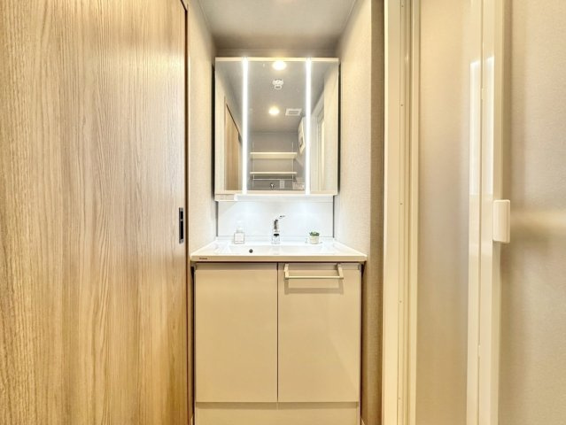 桂グリーンマンション　3階の独立洗面台