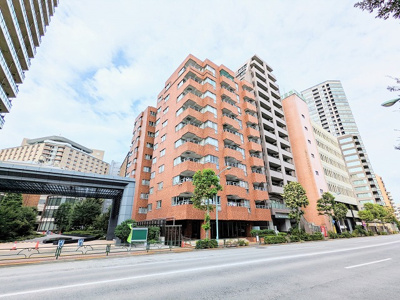 【外観】 | ライオンズマンション池之端 | 不忍通り沿いのヴィンテージマンション。メイン開口部は通りと反対側なので静かです。