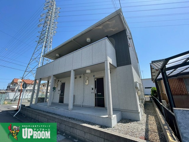 シャトル緑ヶ丘のエントランス