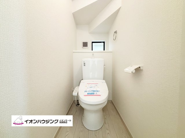 を基調とした清潔感のあるウォシュレット付きトイレ♪