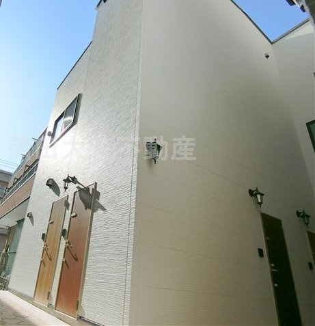 KTKケーティーケー蒲田の外観|2018年9月築　木造地上3階建て1R～1LDK総戸数12戸の人気賃貸アパート！
東京都大田区新蒲田3丁目　京浜東北線蒲田駅徒歩16分、東急多摩川線矢口渡駅徒歩11分