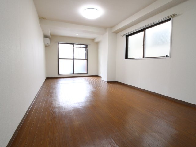 オズレジデンス玉出の居間・リビング|おしゃれな居間です