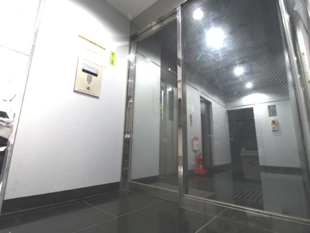 オズレジデンス玉出のエントランス|毎日通るエントランスはこのようになっています