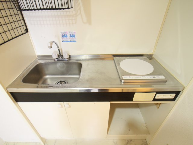 オズレジデンス玉出のキッチン|コンパクトなキッチンで掃除もラクラク