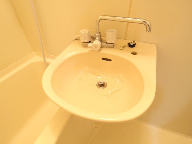 オズレジデンス玉出の洗面所|使いやすい洗面所です