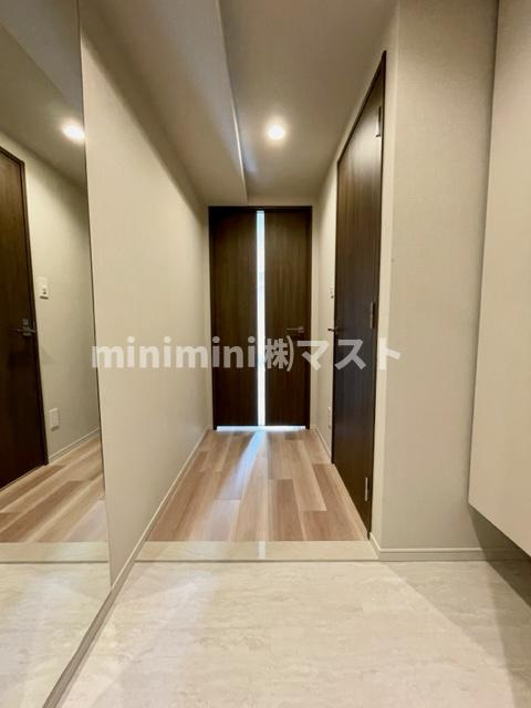 シーズンフラッツ中崎の玄関