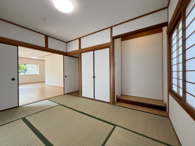【和室】 | 桂木１丁目　中古戸建 | リビングからの続き間になっているので、さらに広くお使い頂けます。