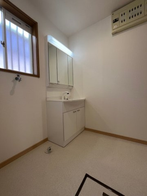 【独立洗面台】 | 桂木１丁目　中古戸建 | 洗面台新調しております。