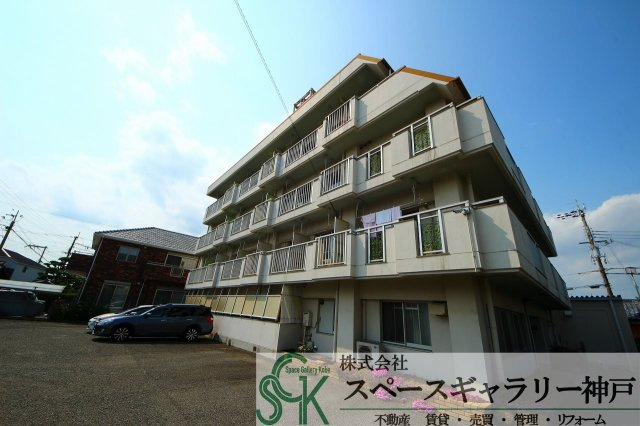 青雲マンションの外観