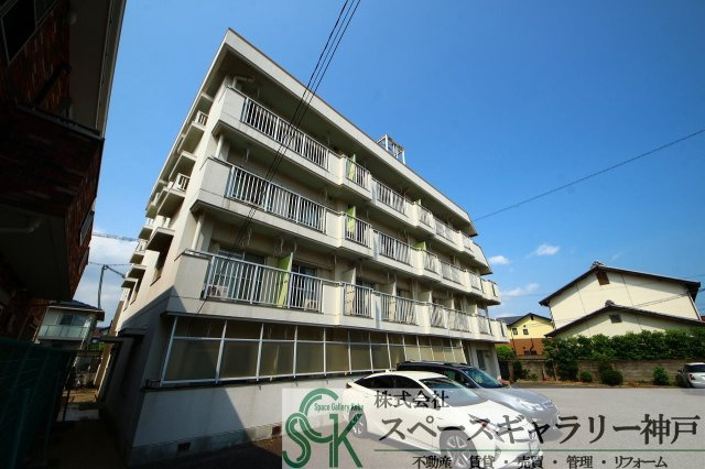 青雲マンションの外観