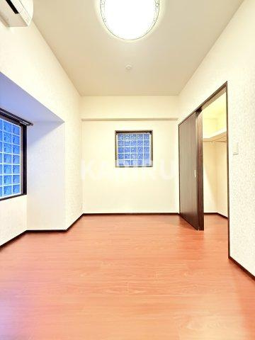 プレジオ梅田の洋室