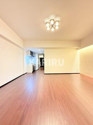 プレジオ梅田の居間・リビング