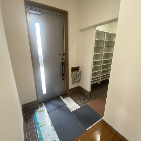 ハイム若草の玄関