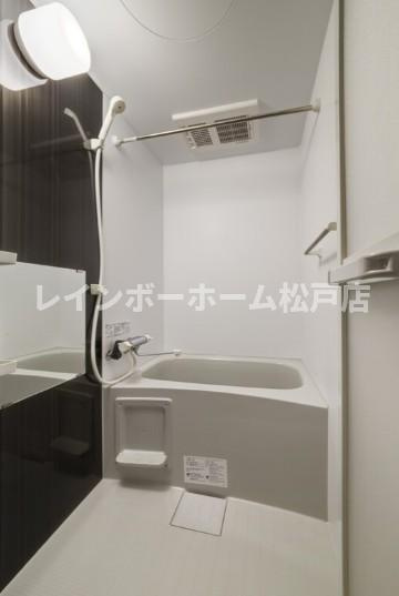 仲介手数料（賃料の1.10ヵ月）の50％OFF対象物件！の浴室