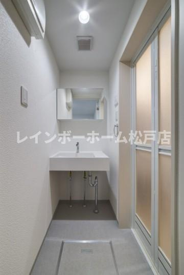 仲介手数料（賃料の1.10ヵ月）の50％OFF対象物件！の独立洗面台