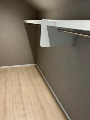 【収納】 | 緑町５丁目　新築戸建 | ウォークインクローゼットがありますので、お部屋がより広くお使い頂けます。