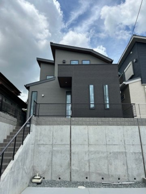 【外観】 | 緑町５丁目　新築戸建 | 完成しておりますので即ご案内可能です。