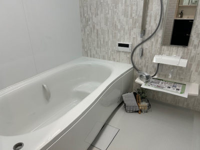 【浴室】 | 緑町５丁目　新築戸建 | お手入れのしやすいユニットバスで毎日の疲れを癒してください。