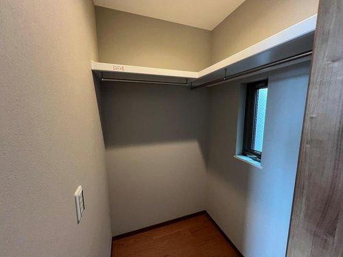 西区観音新町３丁目の収納|３階建て全居室収納有！バルコニーに面した明るい２階リビング♪