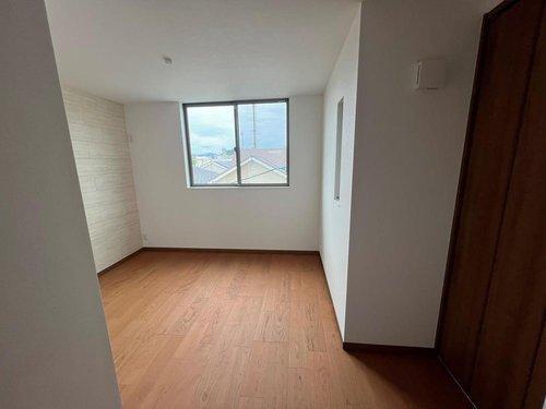 西区観音新町３丁目のその他|２４時間営業のハローズ観音新町店まで徒歩５分で便利♪
並列駐車２台可◎