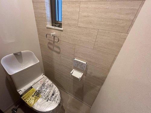 西区観音新町３丁目のトイレ|２４時間営業のハローズ観音新町店まで徒歩５分で便利♪
並列駐車２台可◎