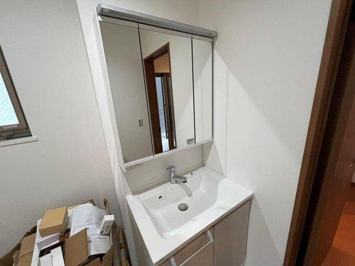 西区観音新町３丁目の洗面所|ＺＥＨ水準の省エネ住宅☆彡南西向き♪宅配ＢＯＸ完備！
オール電化住宅☆ＷＩＣ付き！