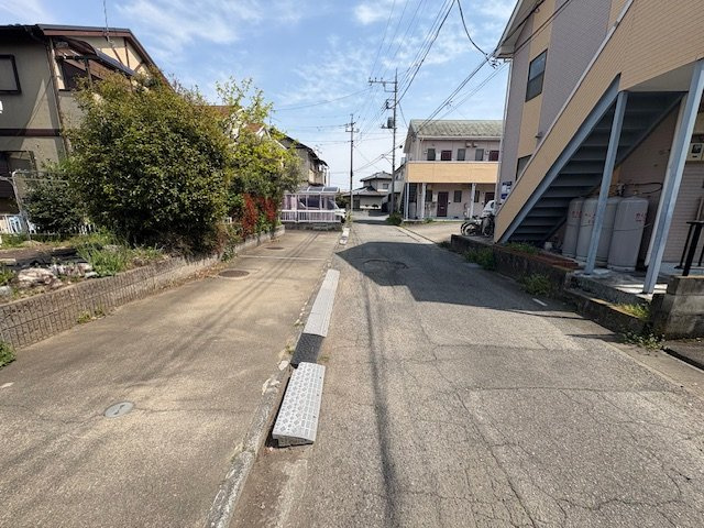 神川町大字植竹　中古780の前面道路含む現地写真