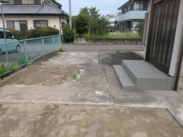 中古戸建　神戸町　平屋の駐車場