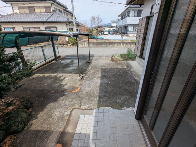 中古戸建　神戸町　平屋の駐車場|駐車スペースもあります