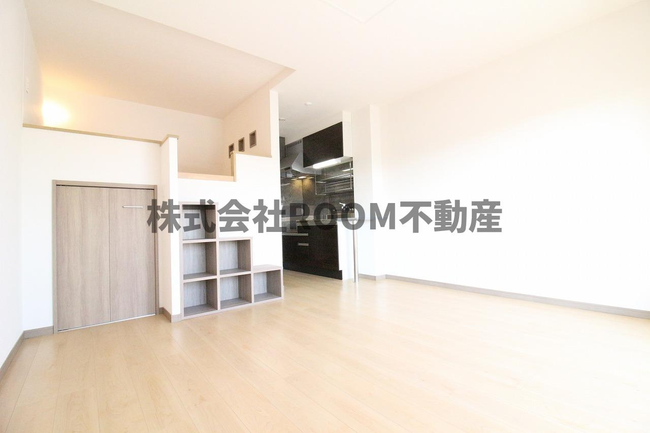 セブン・セブン都北の居間・リビング|こちらのリビングで趣味の時間をお楽しみください