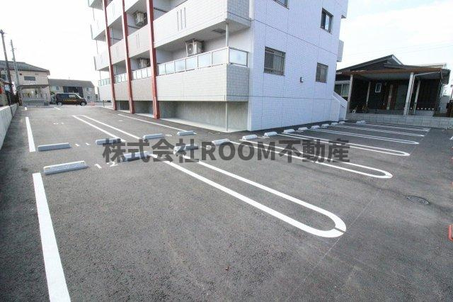 セブン・セブン都北の駐車場|カースペースがあります