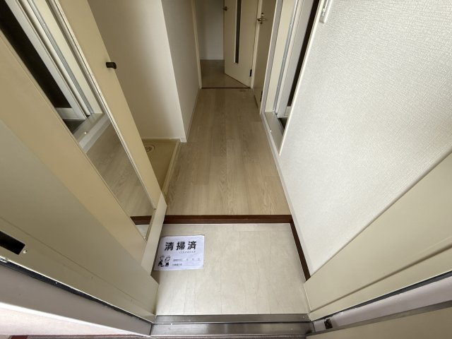 ジュネス野里の玄関