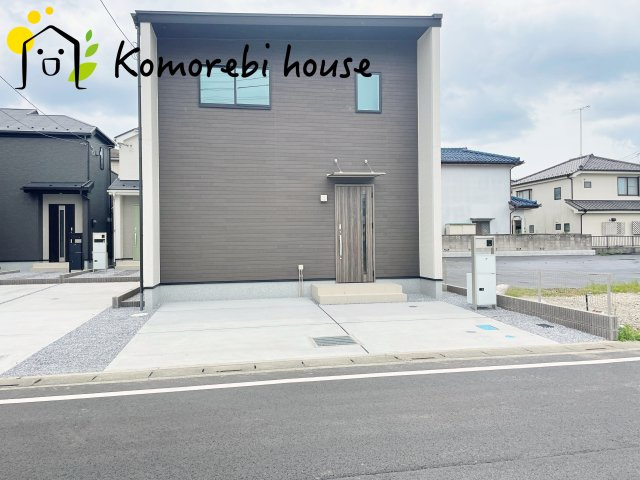 北本市西高尾　第1期　新築一戸建て　リナージュ　09の駐車場|並列2台駐車が可能なゆとりあるスペース。来客時や将来車が増えても安心の使い勝手です。