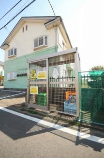 【外観】 | ヴェルエスト鹿沼　B | 敷地内専用ゴミ置場です