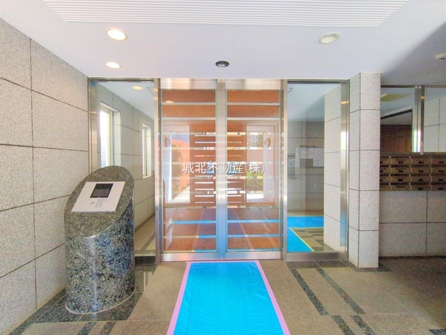 ドューエ永福フィオーレのエントランス