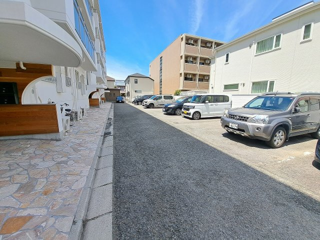 LANI TERRACE NISHINOMIYAの駐車場