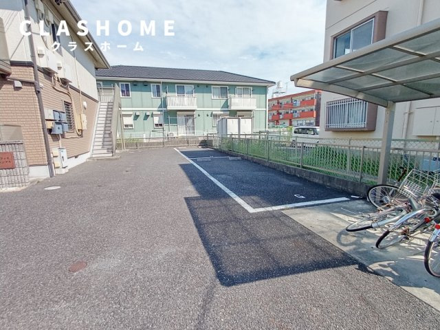ラフィネシャンブル　　刈谷市近郊の賃貸はクラスホーム刈谷店の駐車場