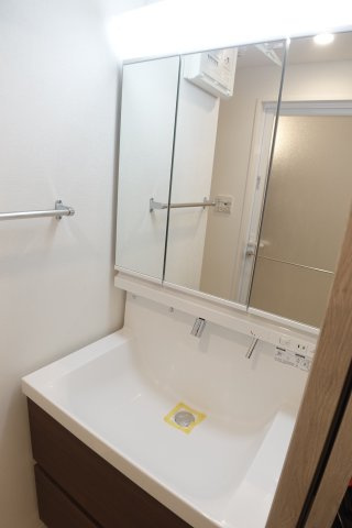 レフィールオーブ町屋駅前