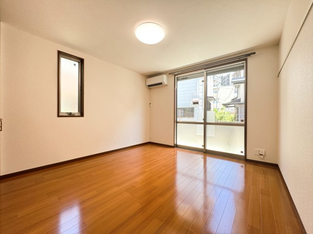 ハーモニック市川の居間・リビング